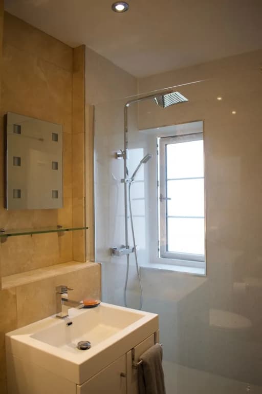 Edinburgh Top Floor Flat - photo 5