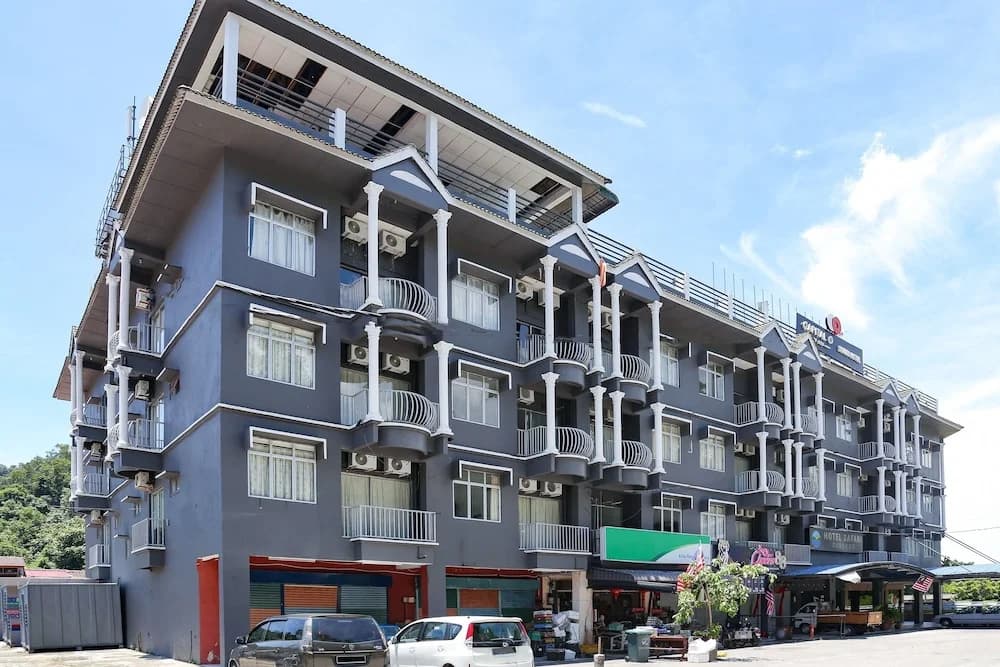 OYO Capital O 89876 Safari Hotel - main photo
