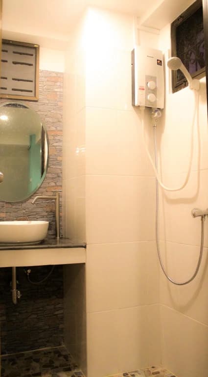 U-Night Hostel - photo 7