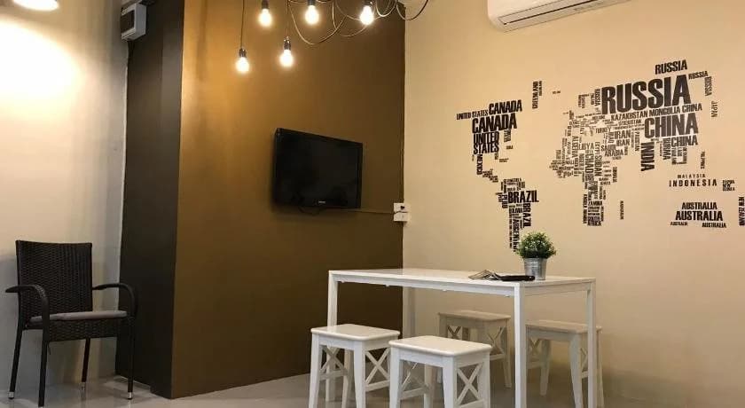 Charoenpong Apartment - photo 15