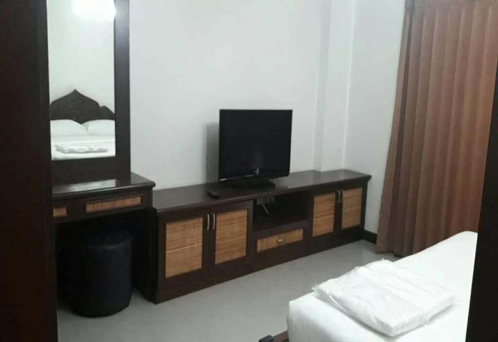 The Y House - photo 6