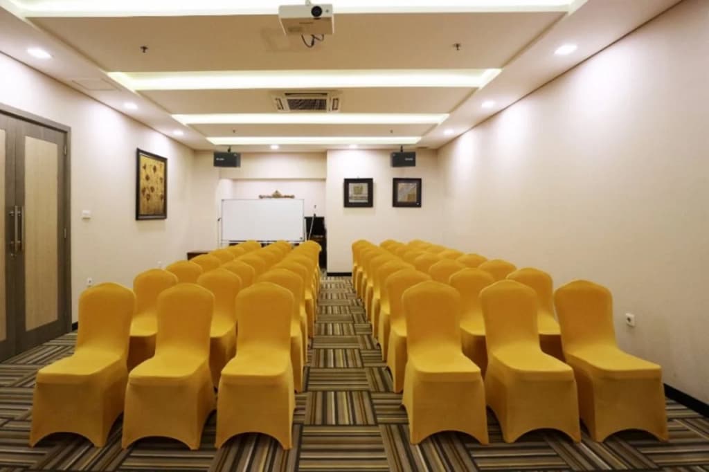 Coin's Hotel Jakarta - photo 19
