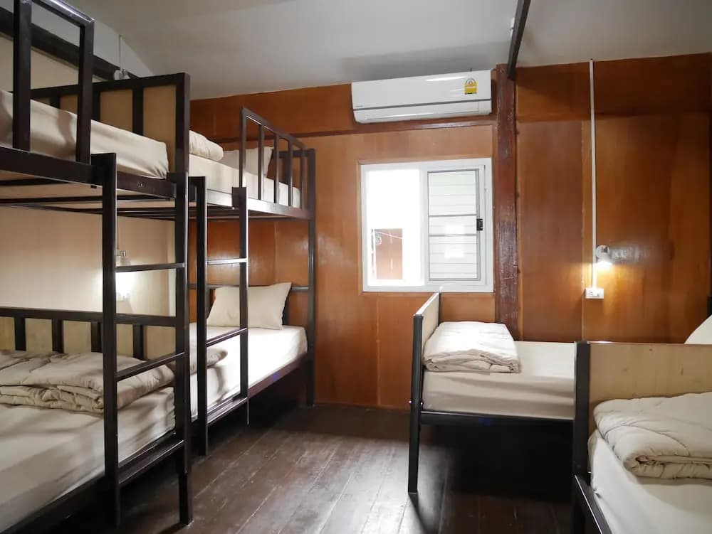 Lanta Chaolay Hostel - photo 5