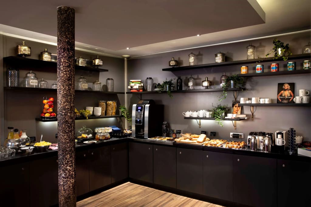 Hotel Mademoiselle - photo 11