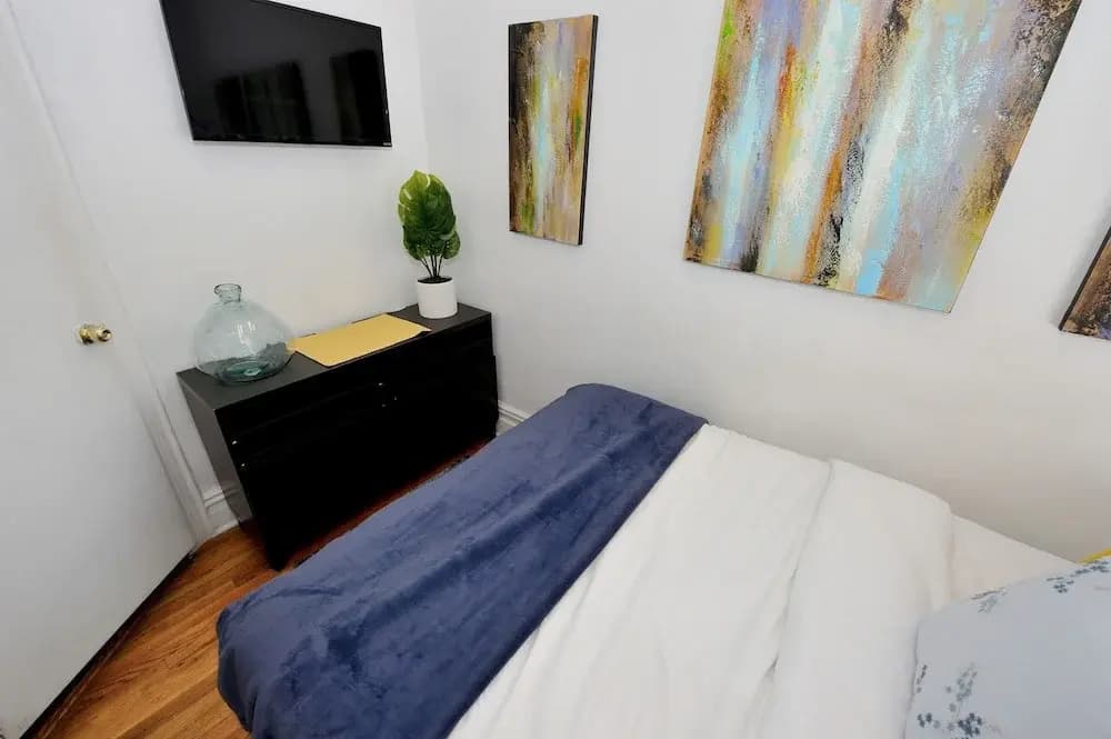 Midtown West Furnished Apartment 3BR Perfect Share - photo 16