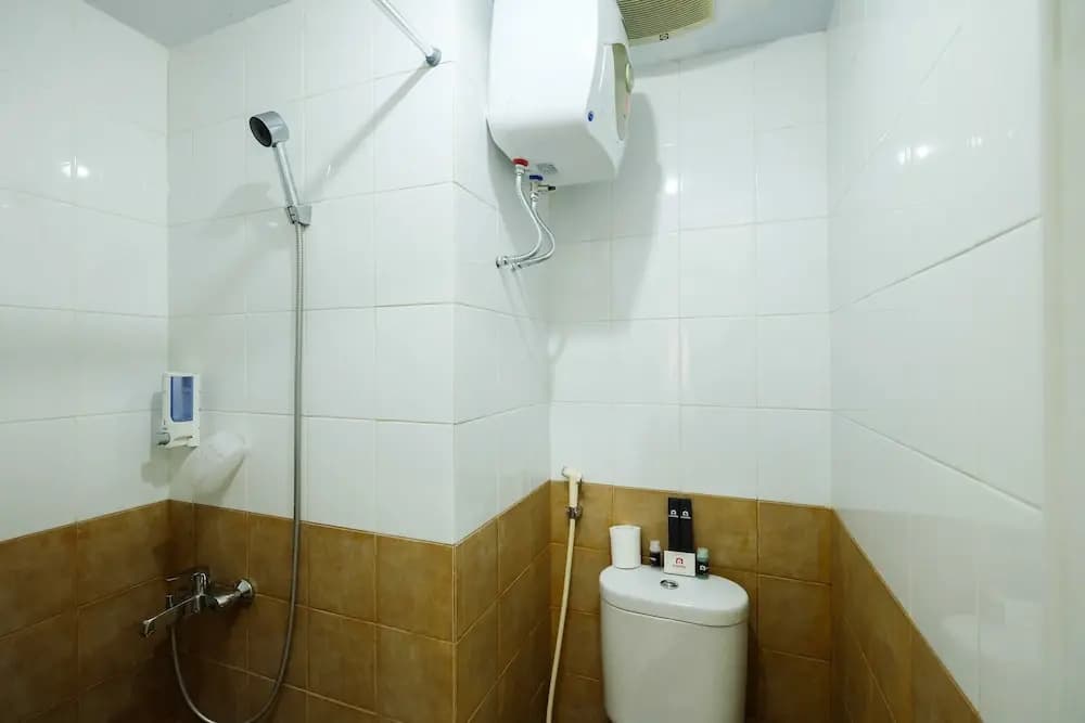 Tranquil 2BR @ Green Pramuka Apartment - photo 20