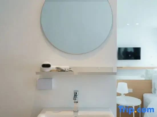 Lis Hotel Chiangmai - photo 8