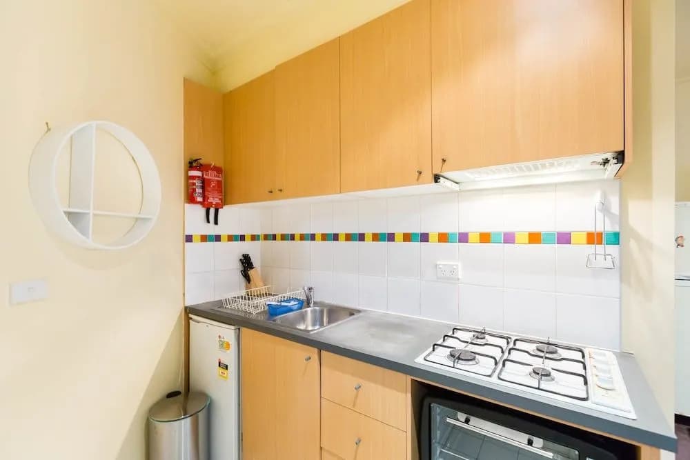 ELIZA, 2BDR Melbourne Apartment - photo 4