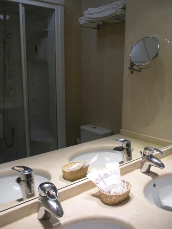 Hotel II Castillas Madrid - photo 9
