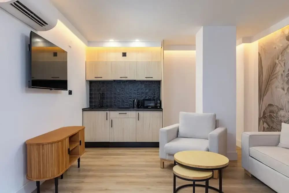 HA Aparthotel Retiro Suites - photo 3