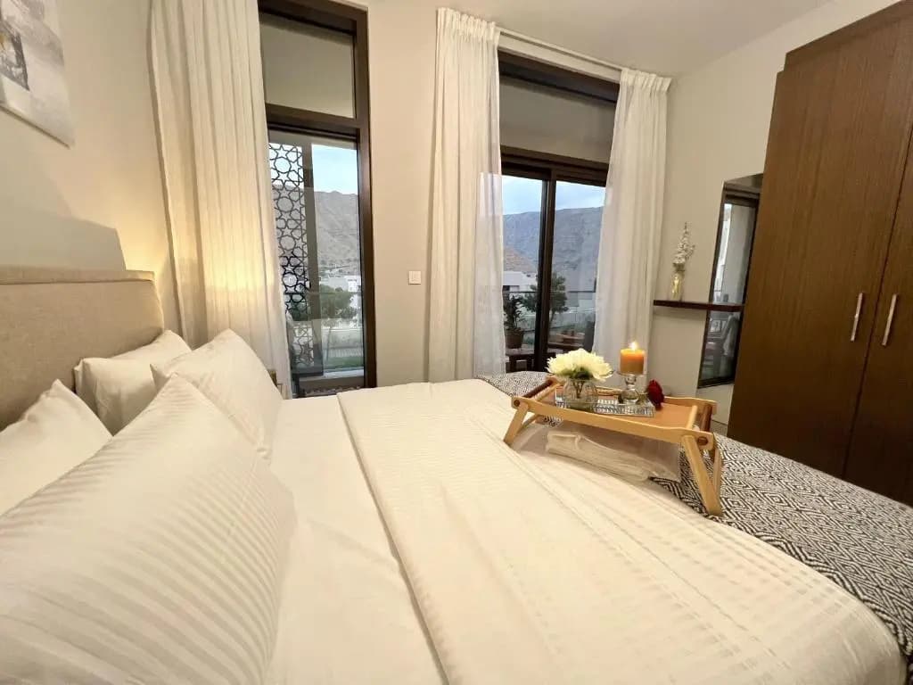Stylish Apartment with a Jacuzzi (Park&Pool View) - photo 4