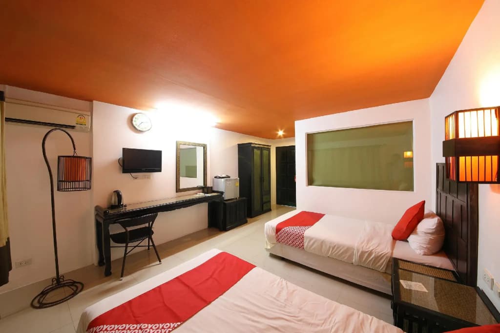 OYO 126 Patong Station House Hotel - photo 2