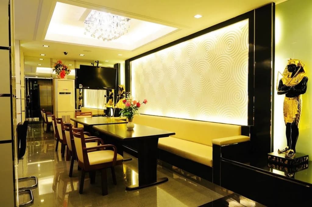 Gusto Hotel Pratunam - photo 17