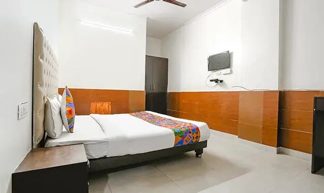 Hotel The Lazeez - photo 18