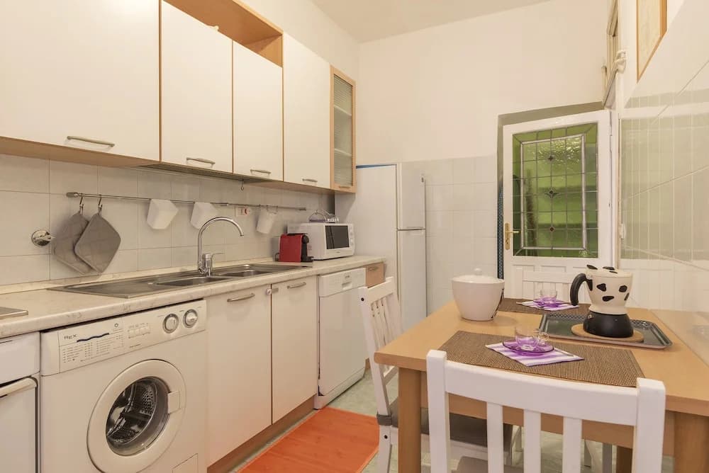 Testaccio Colourful Apartment - photo 10