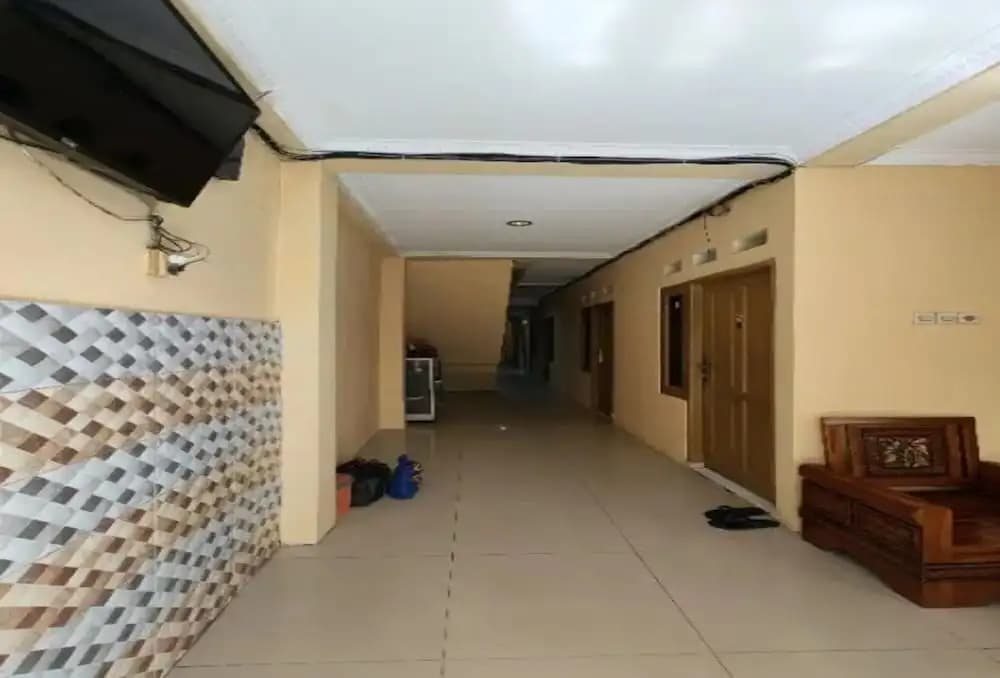 OYO 93887 John Residence - photo 10