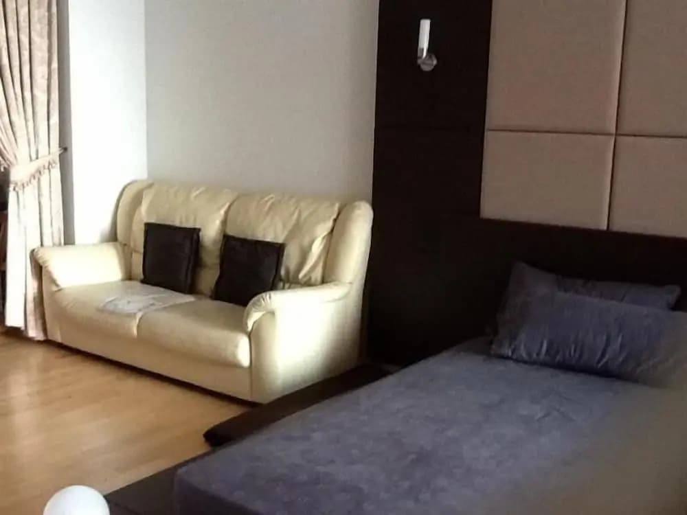 Baan Sathorn Riverfront - photo 4