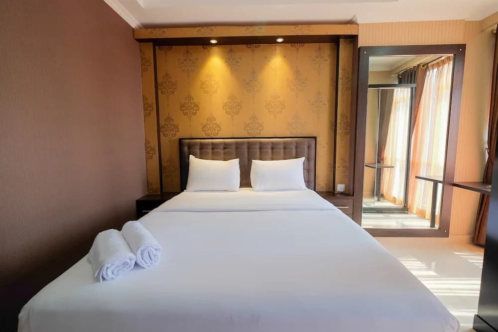 Exquisite Studio Menteng Park Apartment - photo 2