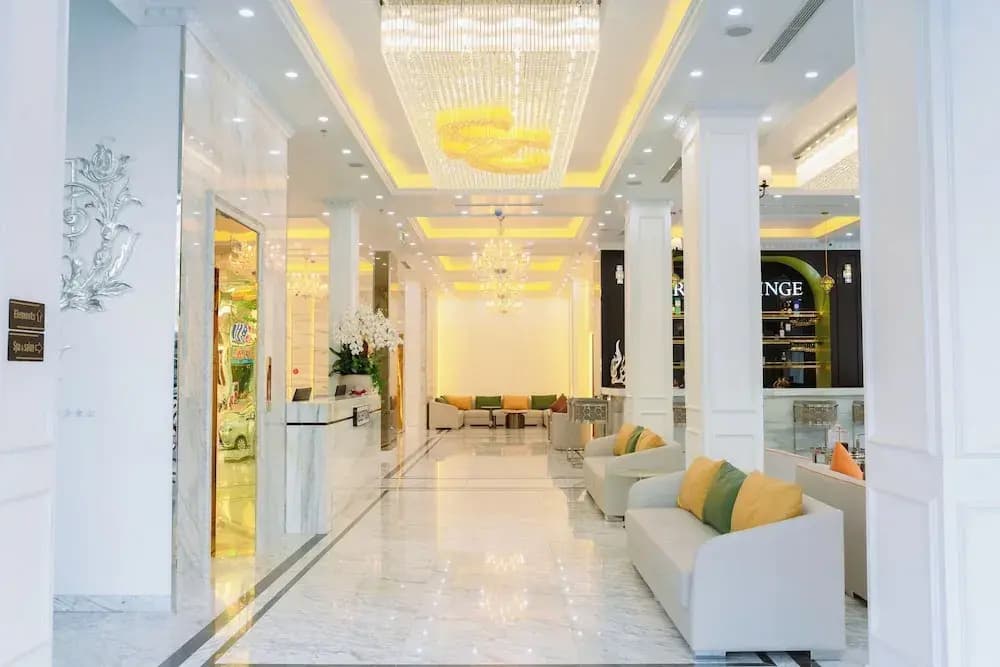 SC Luxury Hotel - photo 2