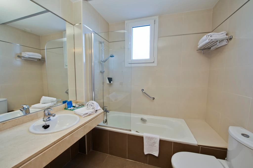 Porcel Ganivet Hotel - photo 9