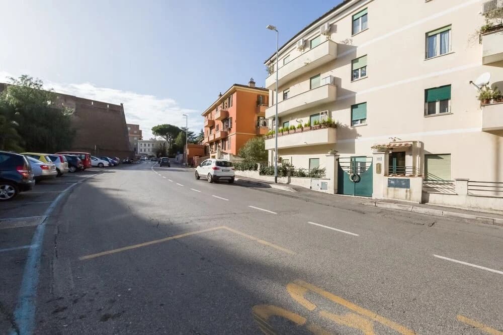 Exclusive 2bed Apt With AC by Vatican Wall - photo 12