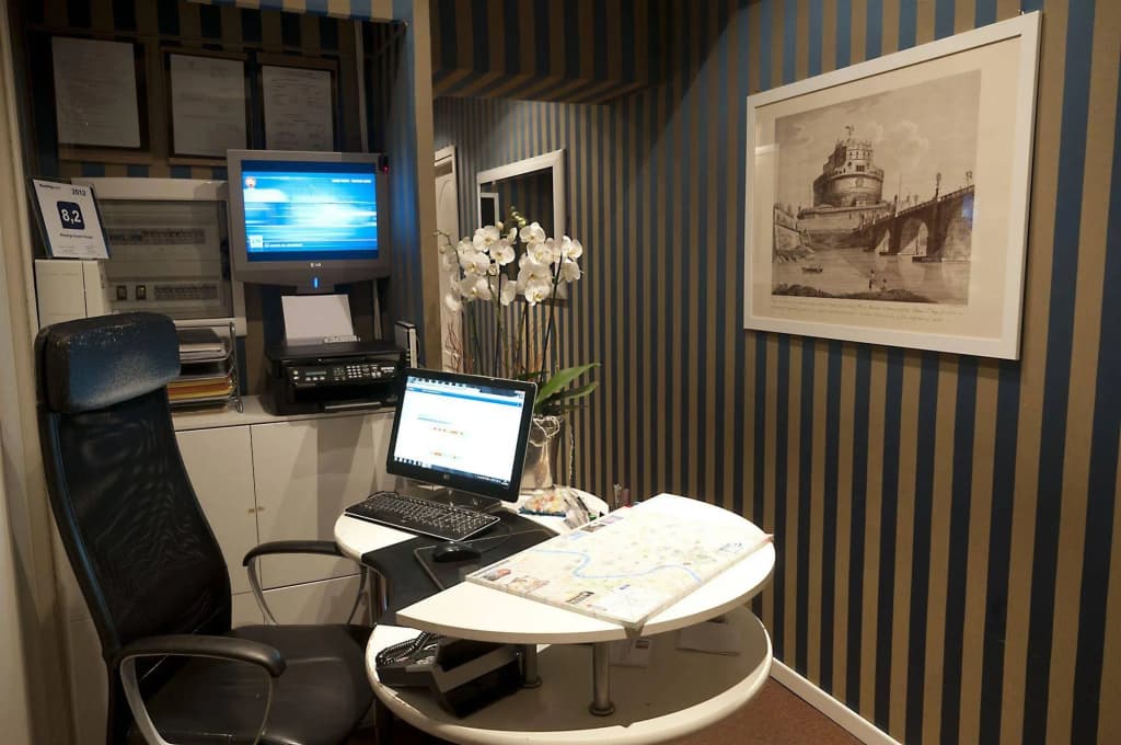Prestige Guest House - photo 2