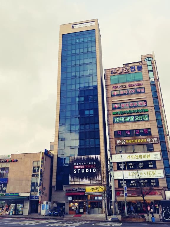 Roadhouse Shinchon - Hostel - main photo
