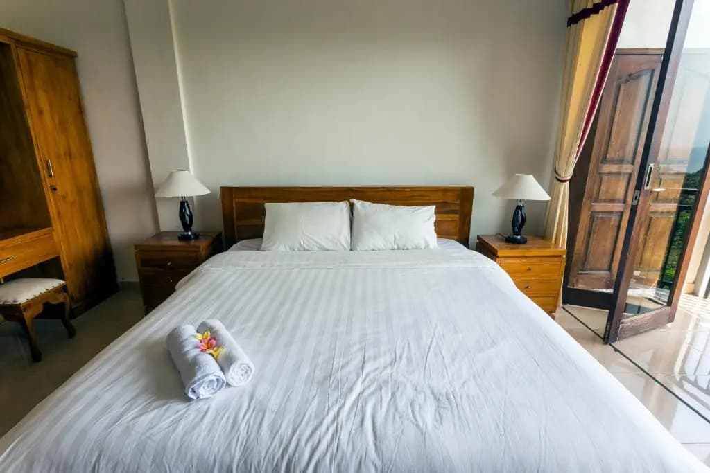 Waroeng Surya Home Stay - photo 2
