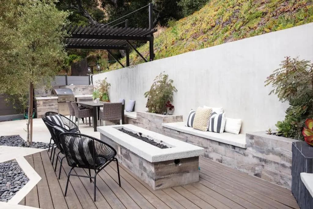 Willow Glen - Hollywood Hills Multi-level Villa With Theater & Pool - photo 18