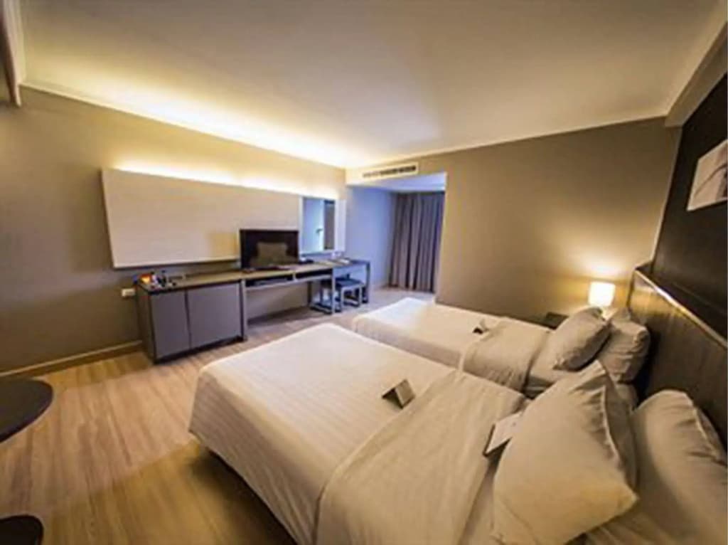 SC Park Hotel - photo 4