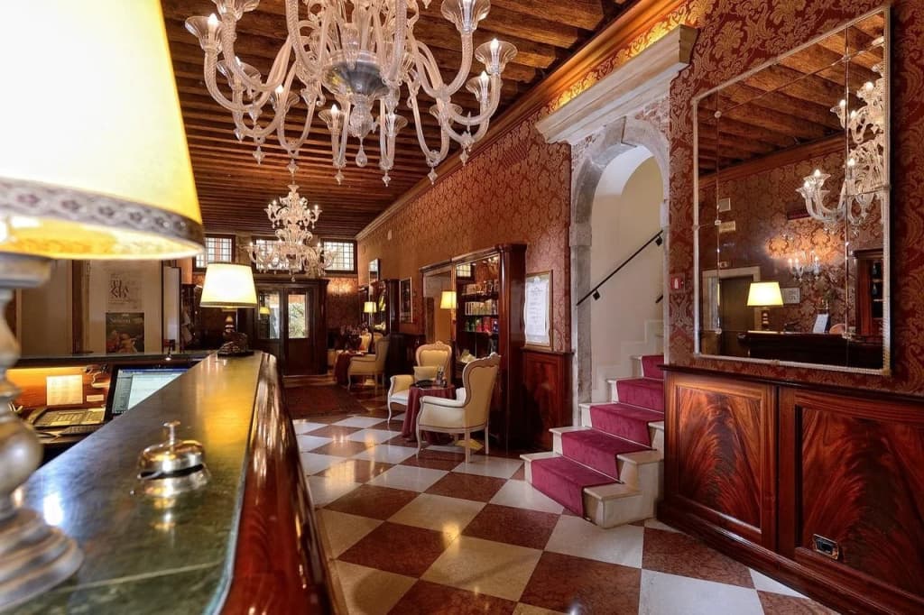 Duodo Palace Hotel - photo 2