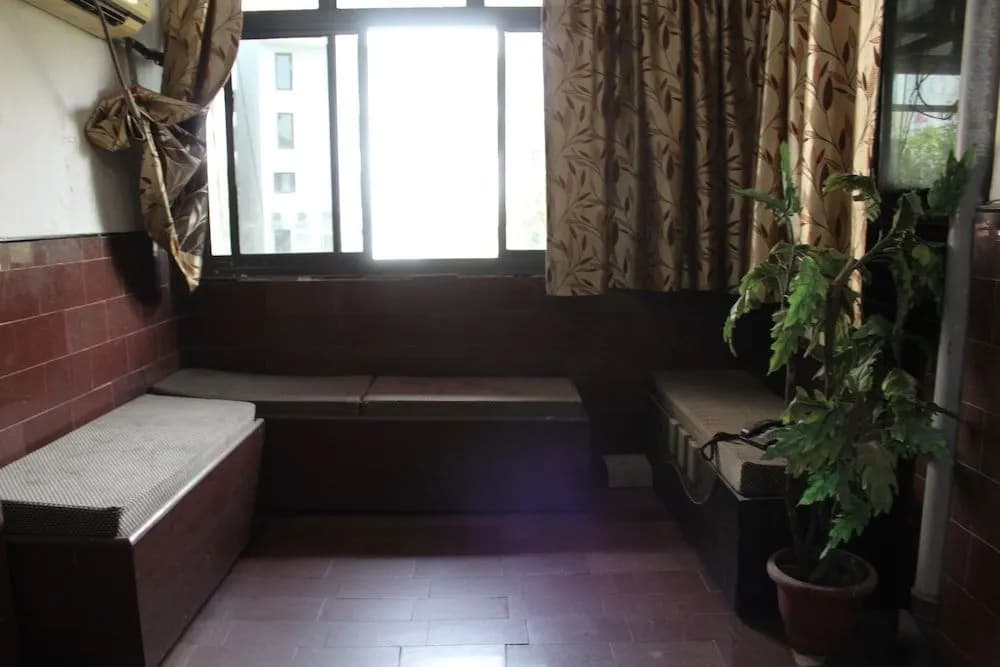 Central Guest House - photo 13