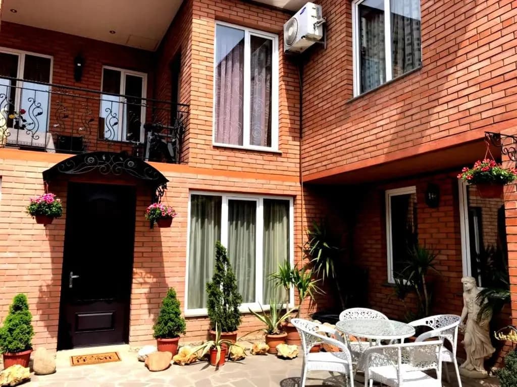 Green Garden - main photo