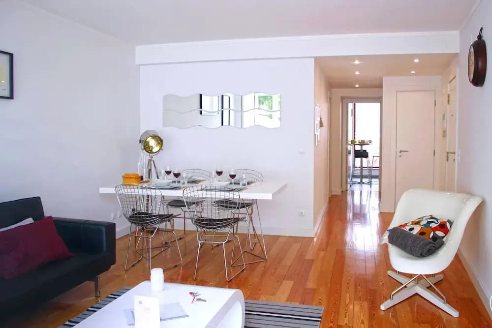 ALTIDO Modern 1-bed Apt w/terrace, moments from São Bento Palace - photo 5