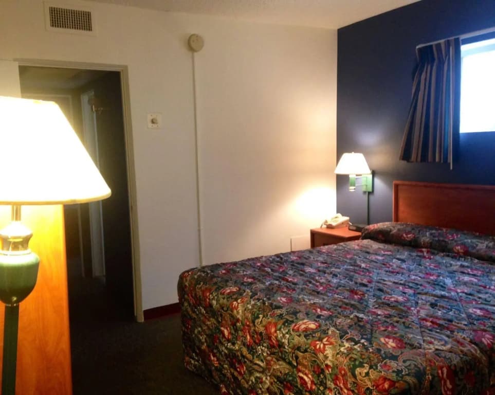 City Center Motel - photo 2