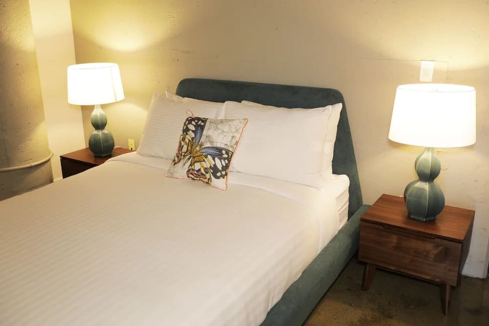 Downtown Lofty Suites - photo 3
