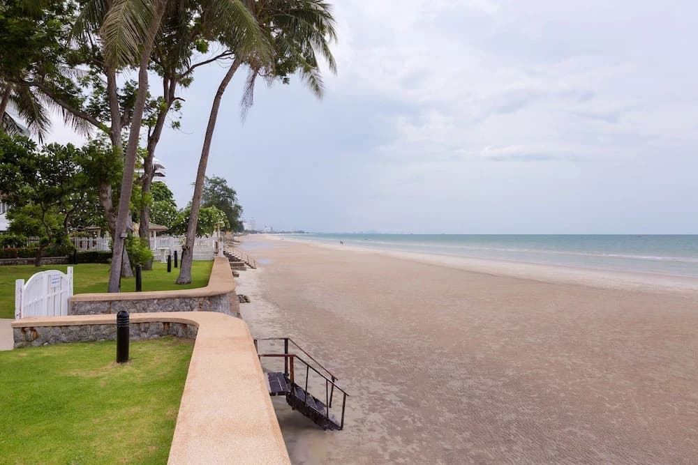 Baan LonSai Beachfront Condominium - photo 20