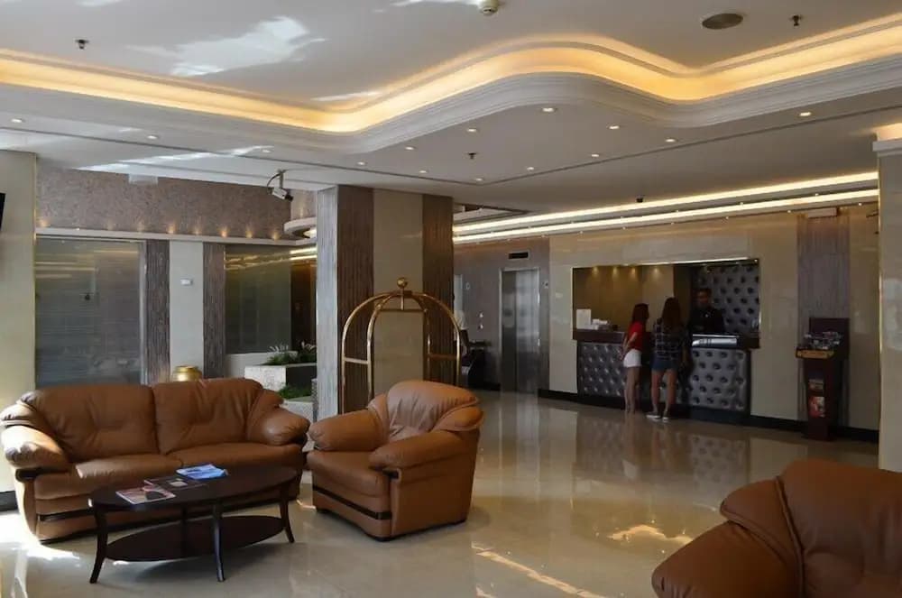 Orchid Hotel - photo 1