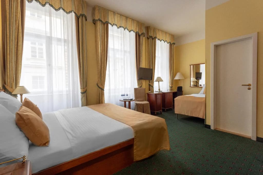 William Sivek Hotels - photo 6