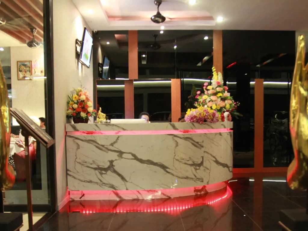 Hemingways Silk Hotel - photo 2
