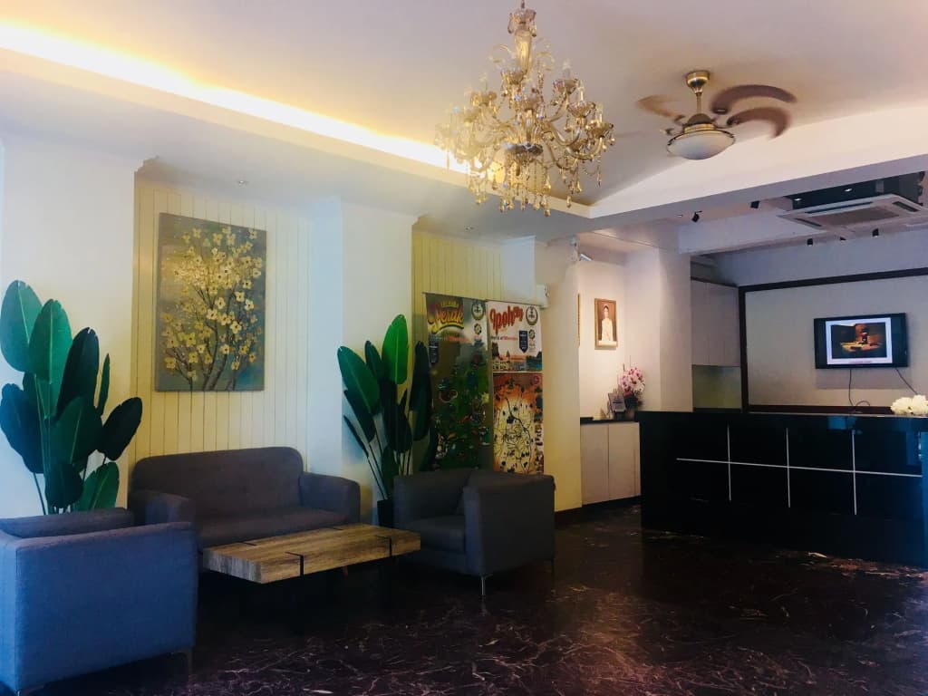D Eastern Hotel - photo 2