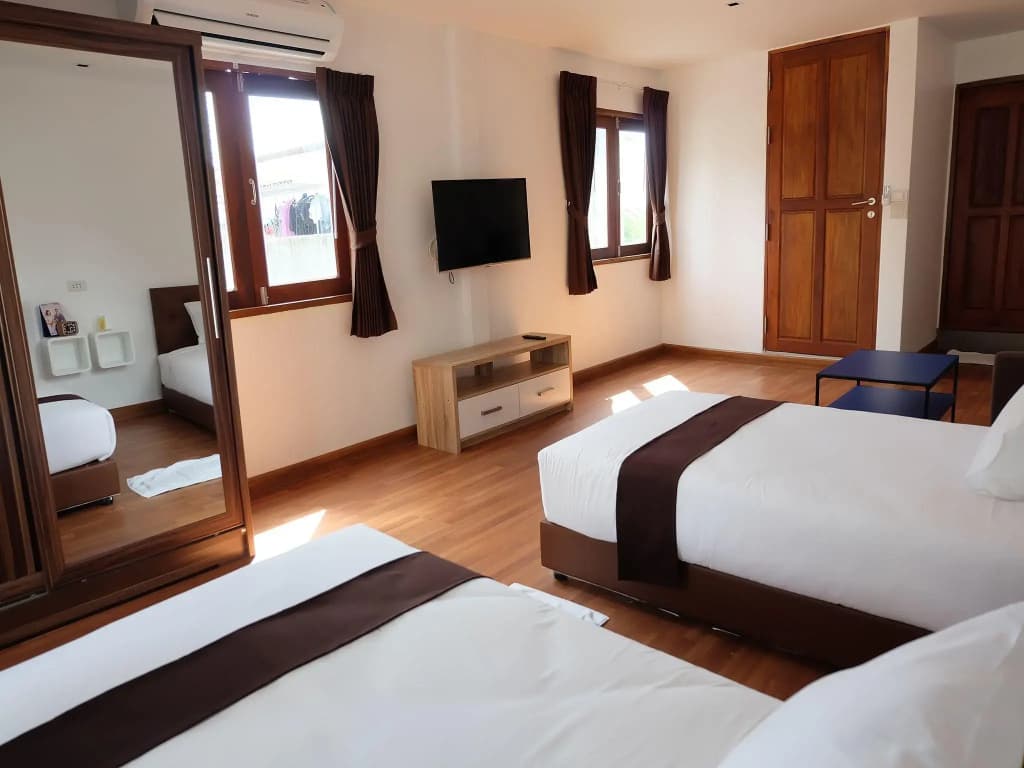5ive Beach House Hotel - photo 6