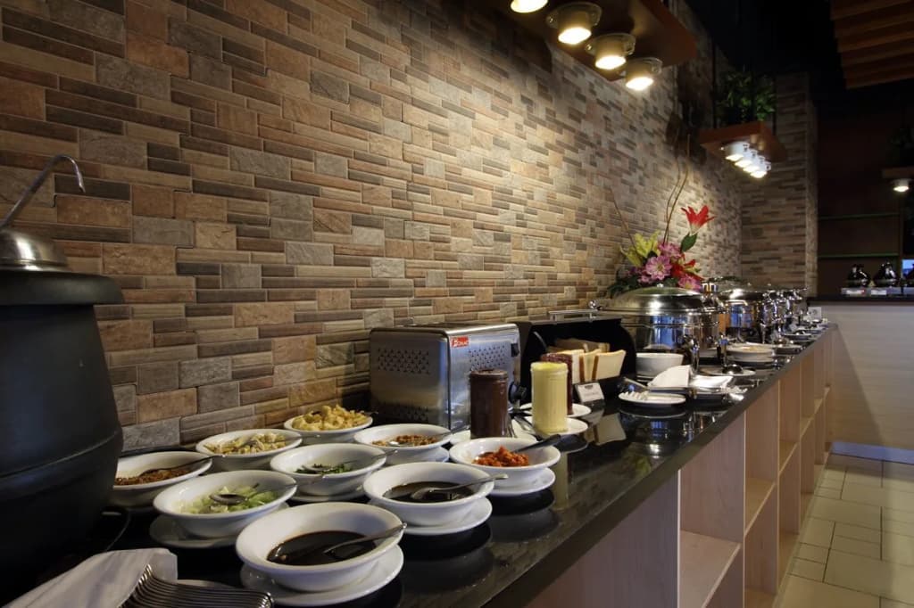 MaxOne Hotels at Pemuda - photo 9