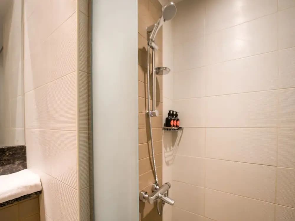 Easygo- Spacious 1bdr Bay Square Busbay - photo 7
