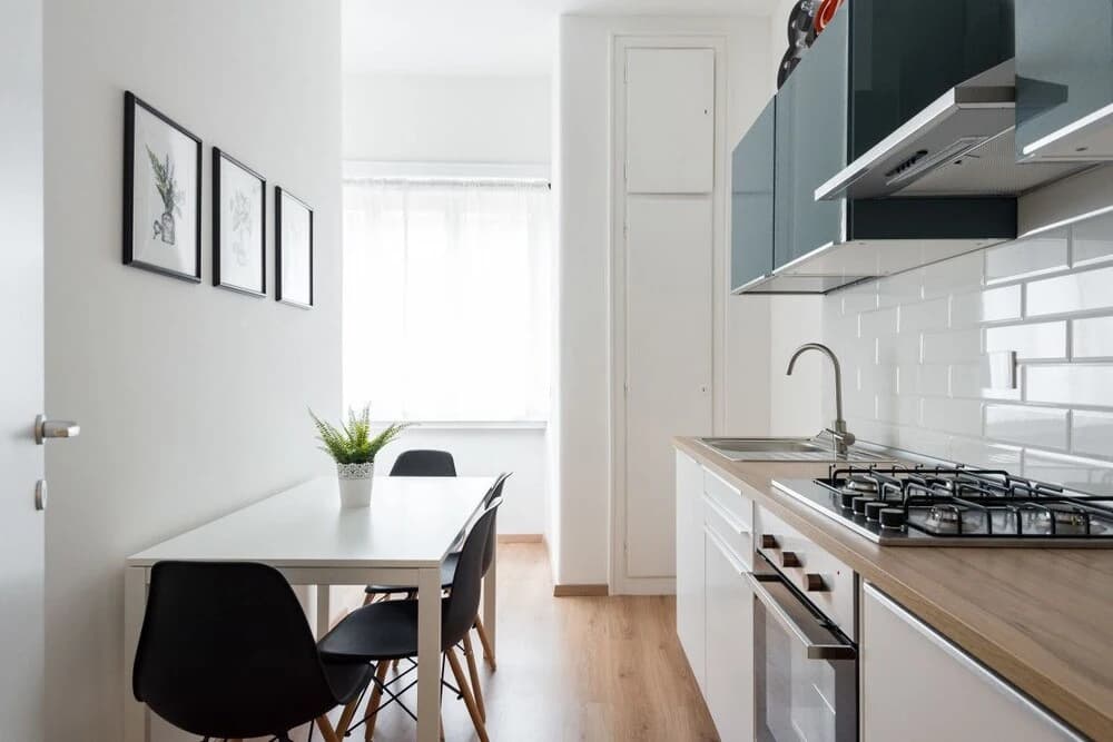Modern Trendy Flat Well Connected W/vatican - photo 15