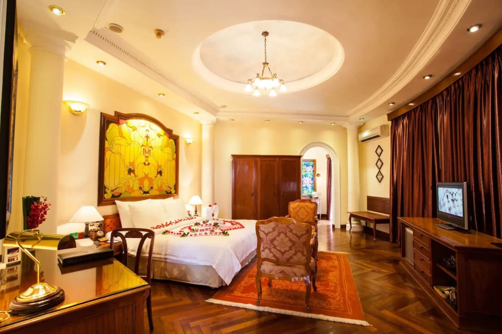 Hotel Majestic Saigon - photo 19