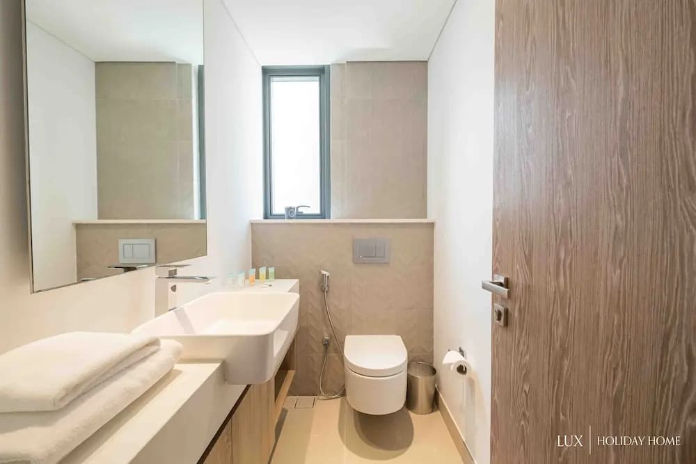 LUX Contemporary Suite View 7 - photo 6