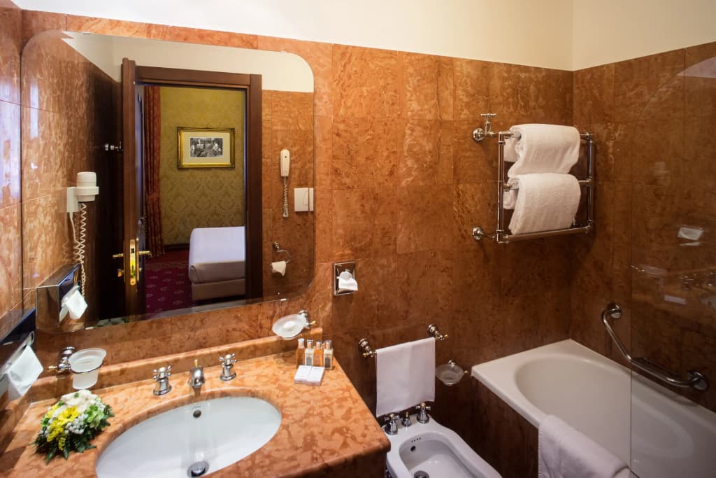 NH Venezia Santa Lucia Hotel - photo 11