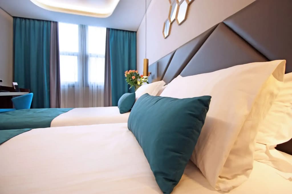 Hotel The Hive Hotel - photo 28