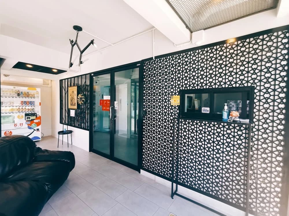 Star Sukhumvit by OYO Rooms - photo 12